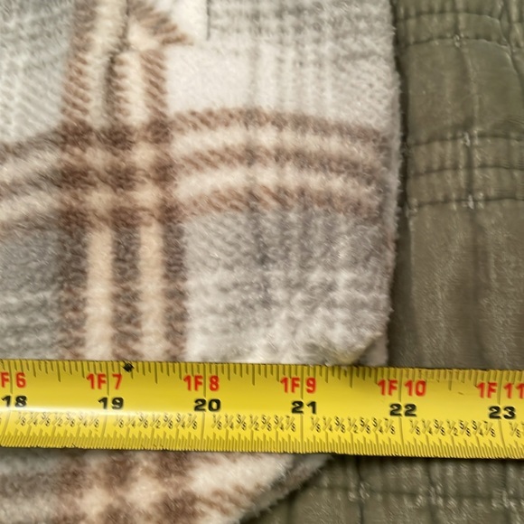 THREAD & SUPPLY Shacket Oversized Fleece Button Down with Pockets Medium - Picture 11 of 13